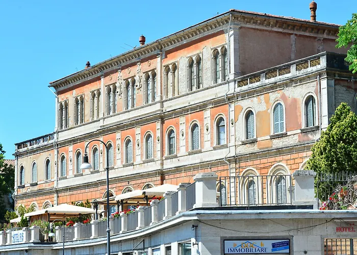 Hotel Iris